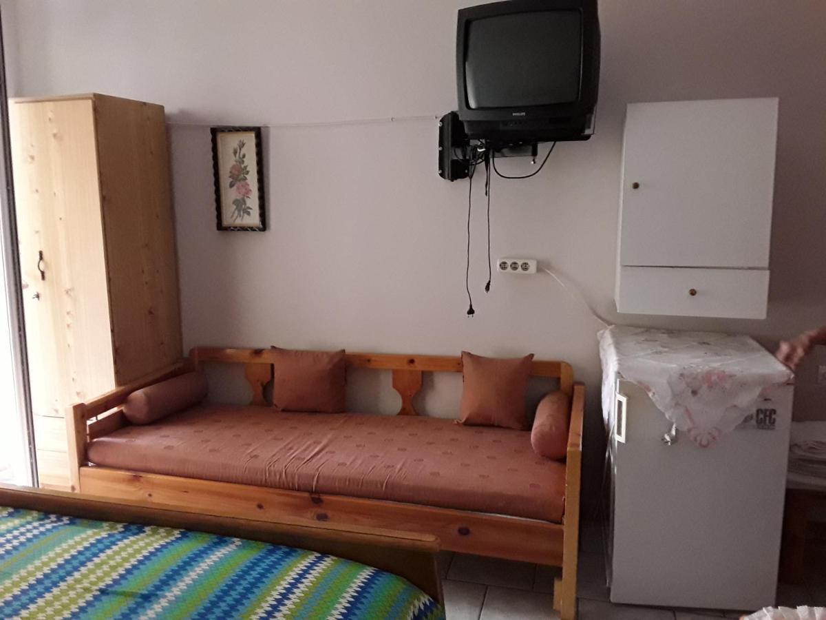 Γιαννουλα Κρετση Otel Kamena Vourla Dış mekan fotoğraf