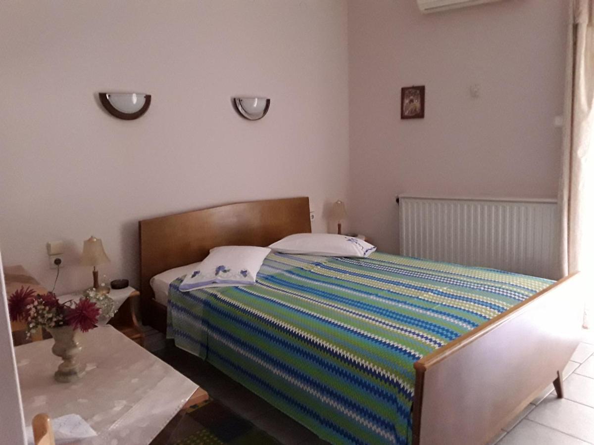 Γιαννουλα Κρετση Otel Kamena Vourla Dış mekan fotoğraf