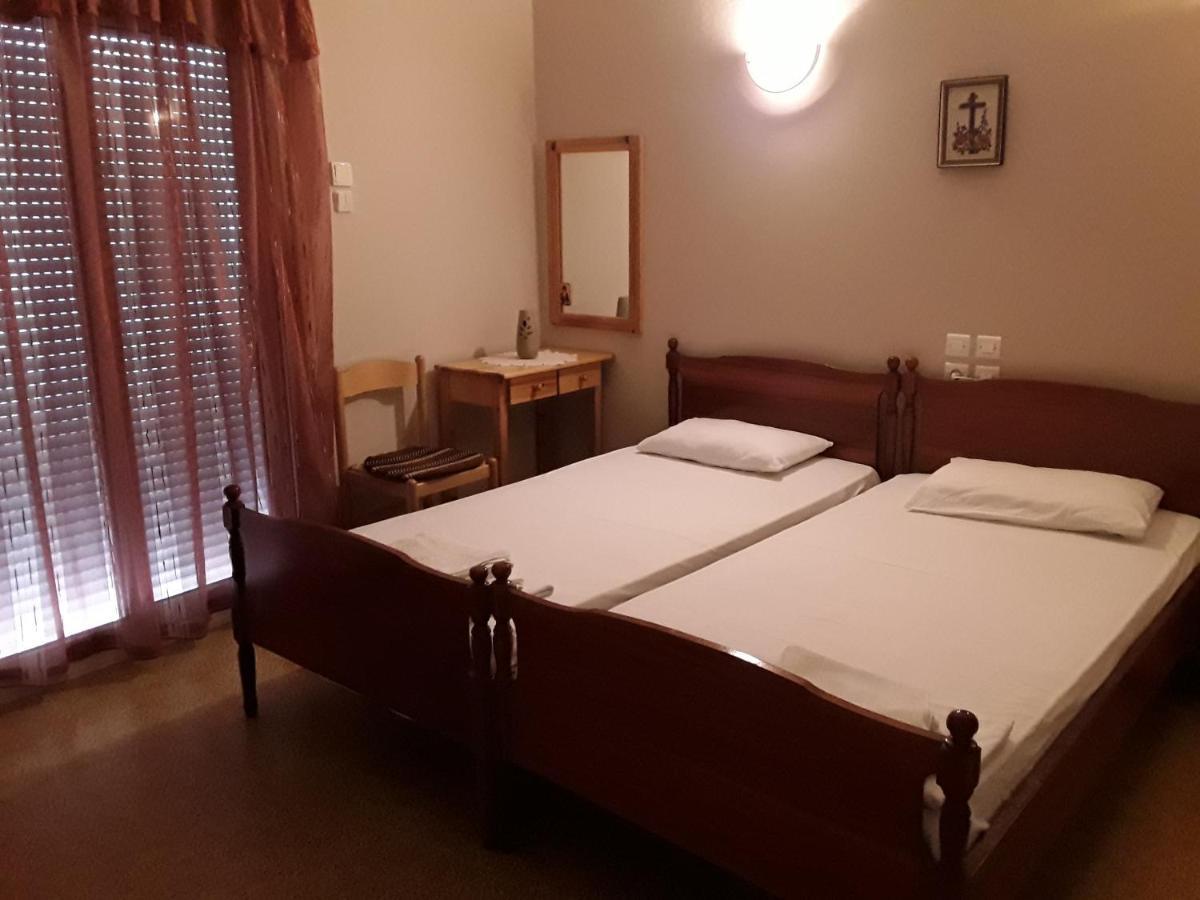 Γιαννουλα Κρετση Otel Kamena Vourla Dış mekan fotoğraf