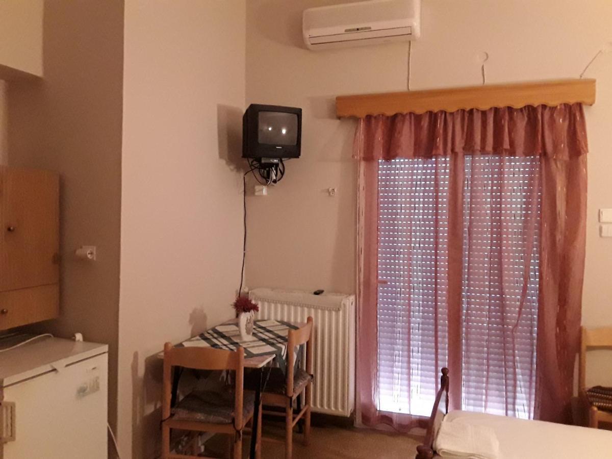 Γιαννουλα Κρετση Otel Kamena Vourla Dış mekan fotoğraf