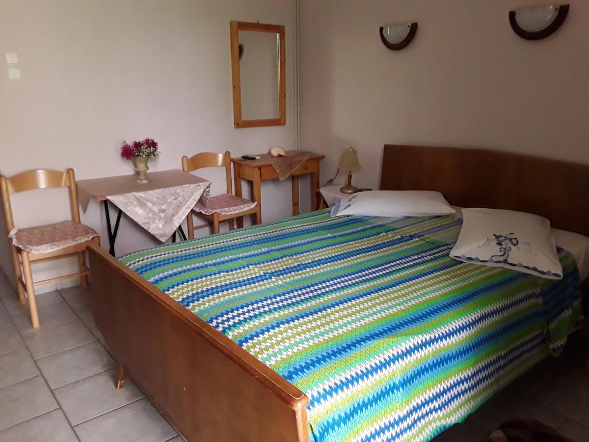 Γιαννουλα Κρετση Otel Kamena Vourla Dış mekan fotoğraf